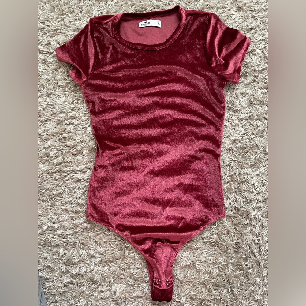 Hollister size S pink/red velvet bodysuit